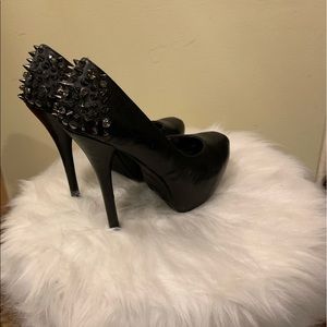 Black Pumps w/Spiked Detail (see matching purse)